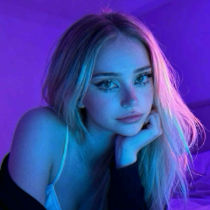 EmmelieBond